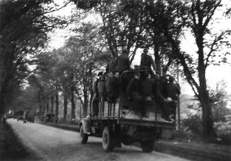 German POW in transit, 7th May '45